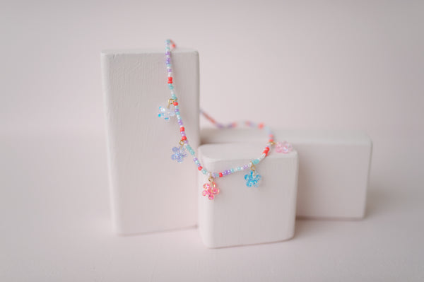 90413 Boutique Shimmer Flower Necklace