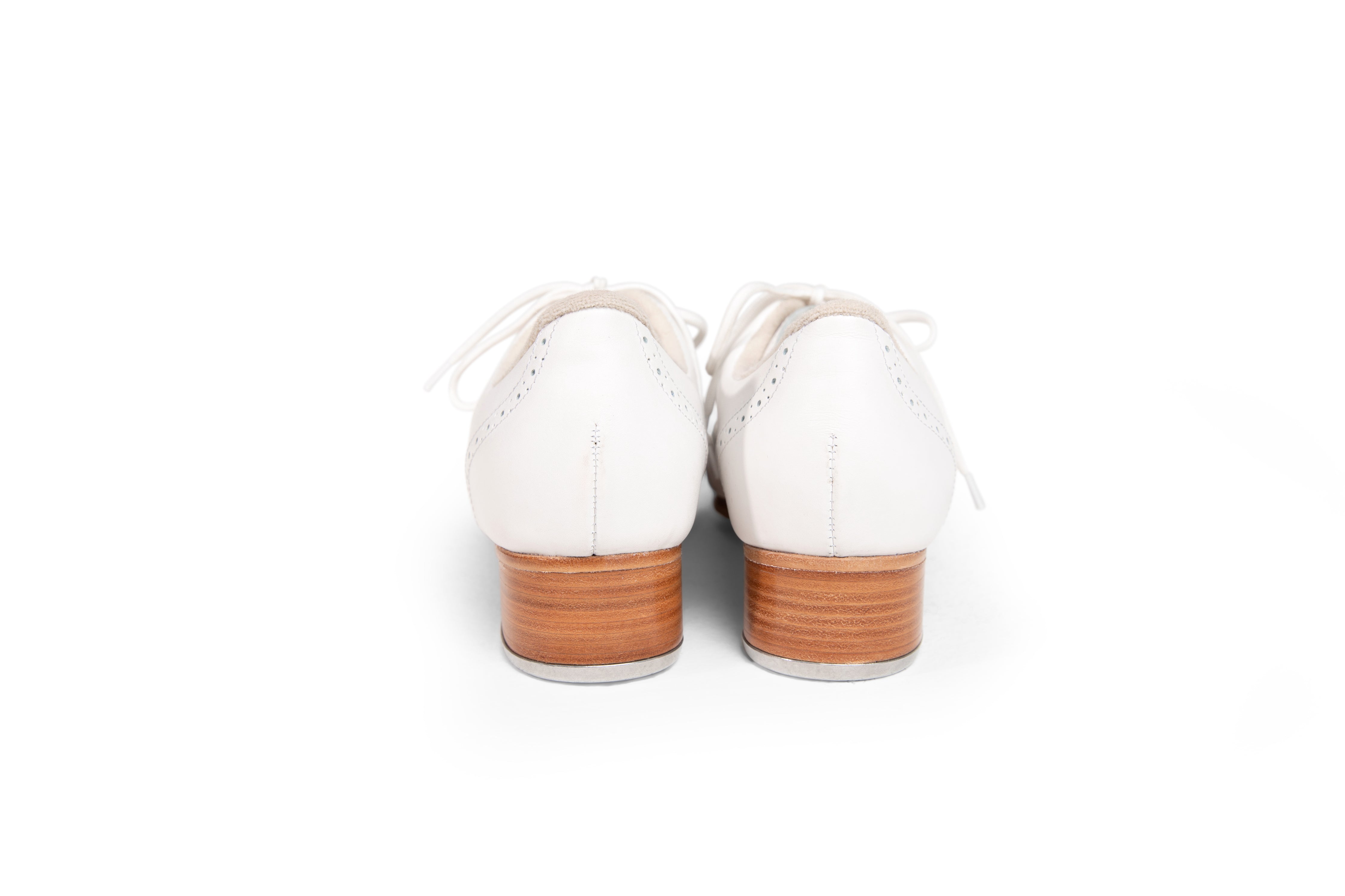 Comfort Bliss LL No Wire 1119246:Pantone Tap Shoe:42H