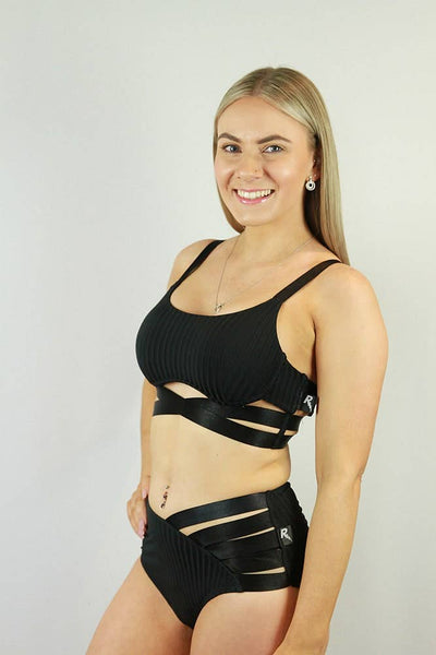 Crystal V Mid Waist Short - Onix