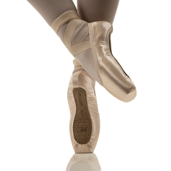 R-Class AD69 Soleia Pointe Shoe M