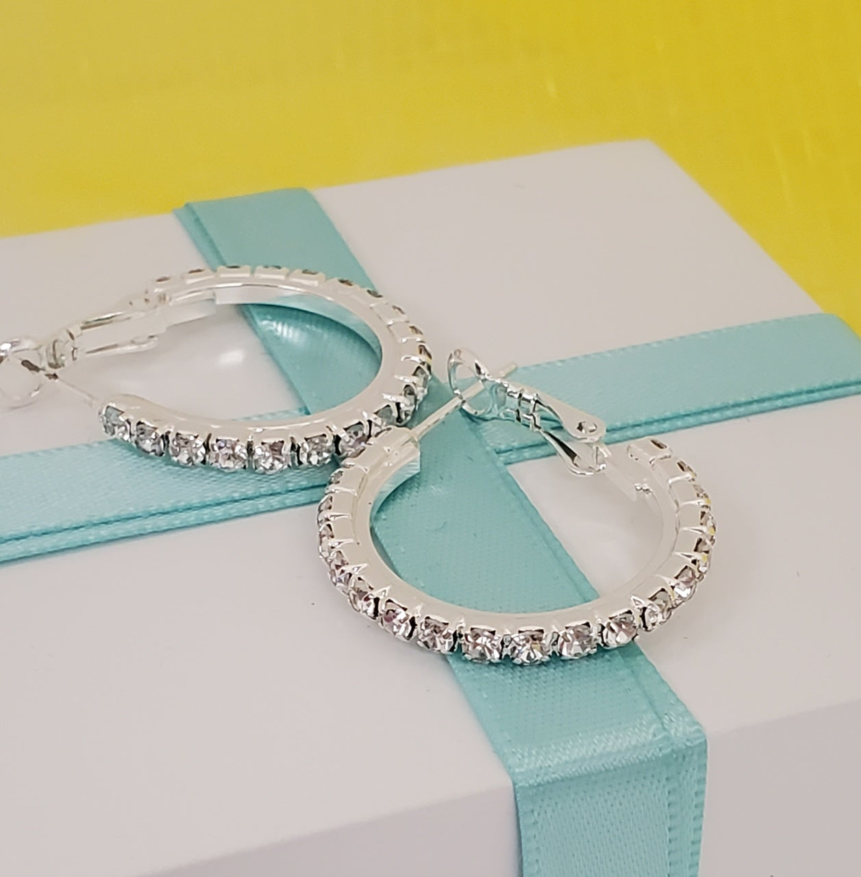AY0364 20mm Rhinestone Hoop Earrings (Pierced)