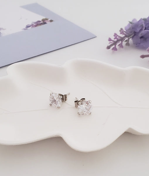 AZ0016 8mm Stud CZ Earrings (Pierced)