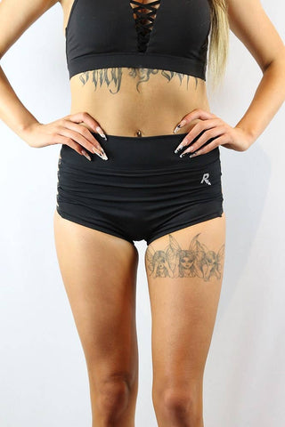 Crystal V Mid Waist Short - Onix