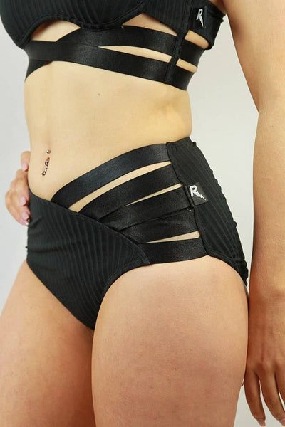 Crystal V Mid Waist Short - Onix